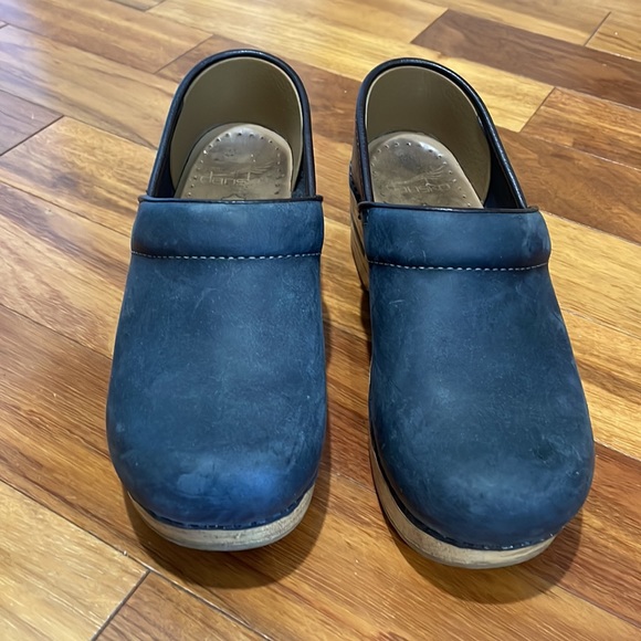 blue dansko clogs